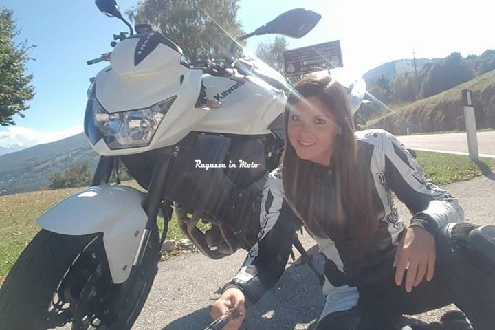 hilary_ragazze_in_moto