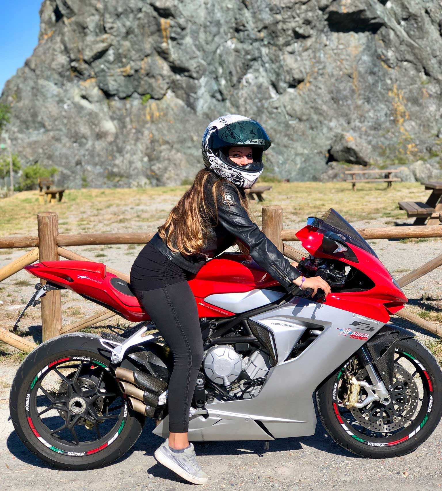 erika-ragazze_in_moto