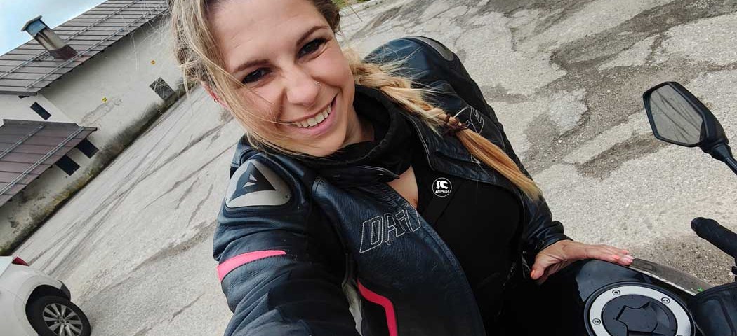 linda_ragazze_in_moto