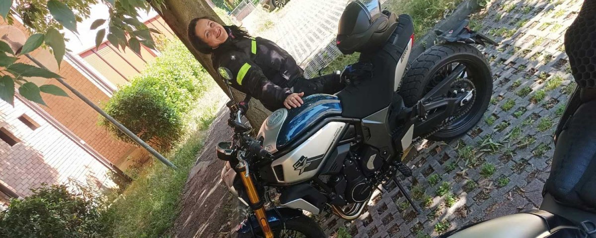 mirella_ragazze_in_moto