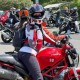 viola_ragazze_in_moto