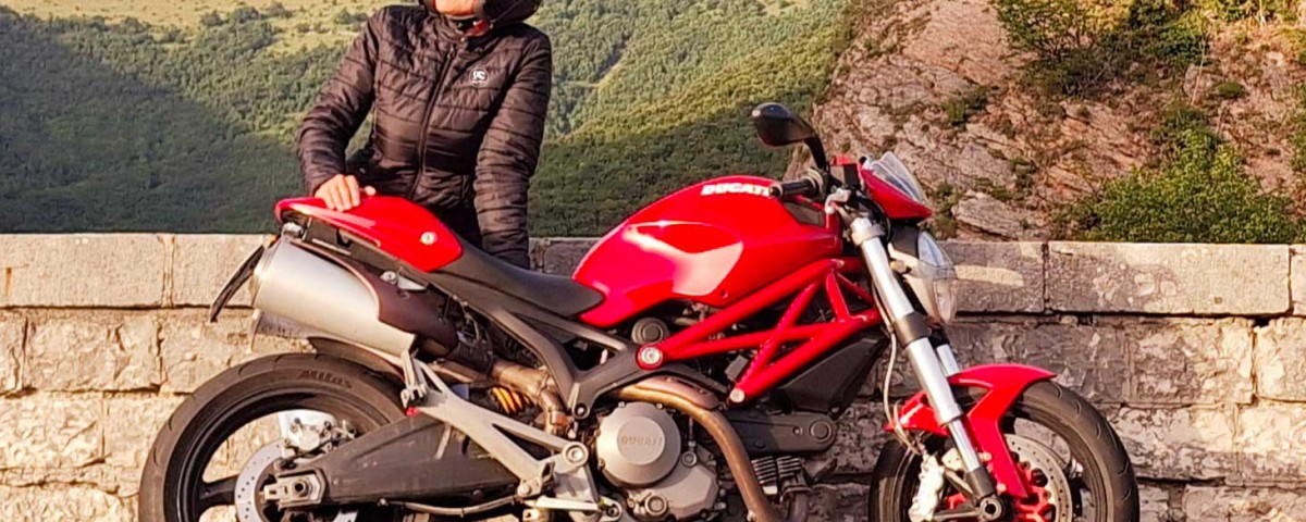 elena_ragazze_in_moto