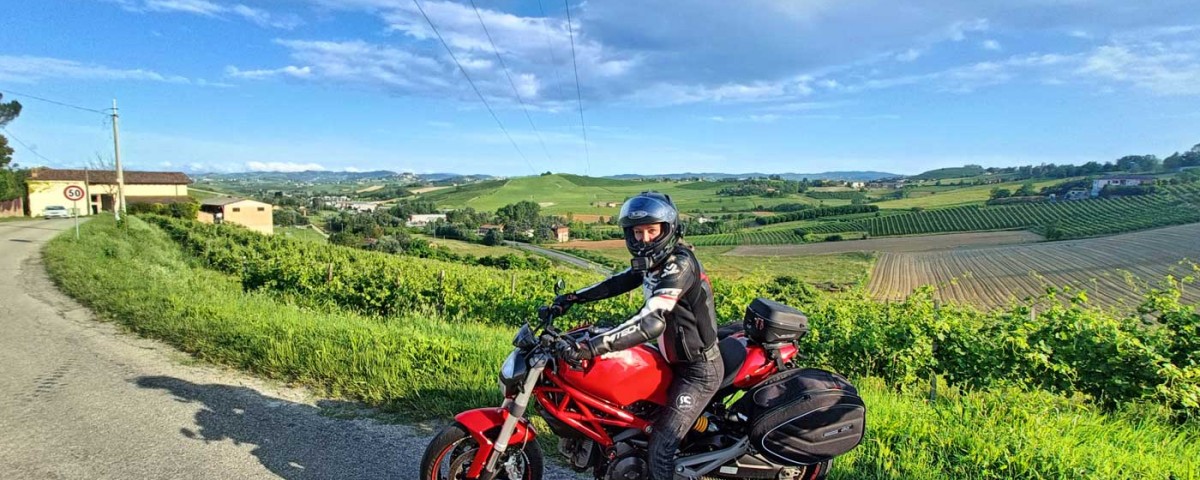 martina_ragazze_in-moto