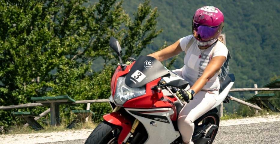 manu_ragazze_in_moto