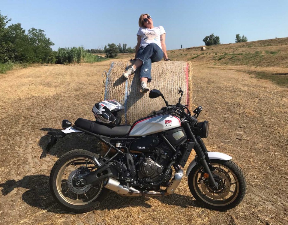 giuseppina_ragazze_in_moto