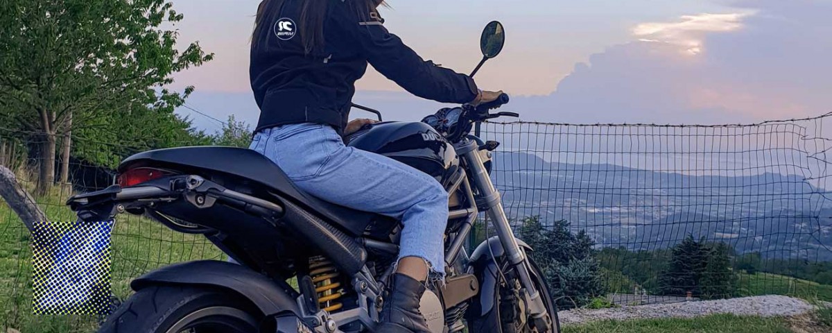 greta_ragazze-in_moto