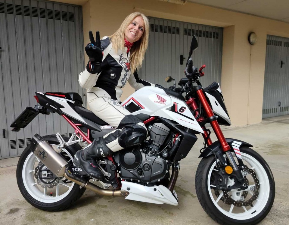 rita_ragazze_in_moto